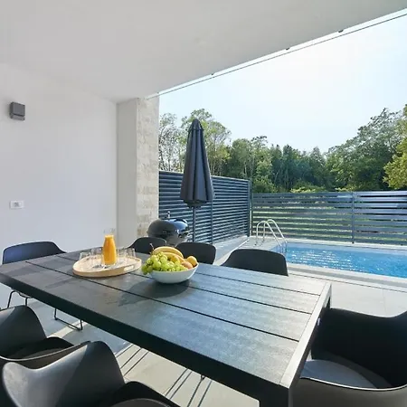 Holiday House In Basanija With Terrace, Air Conditioning, Wifi, Washing Machine 4983-1