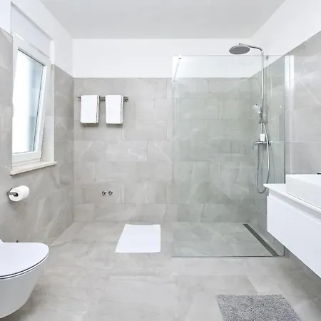 Holiday House In Basanija With Terrace, Air Conditioning, Wifi, Washing Machine 4983-1 Basanija