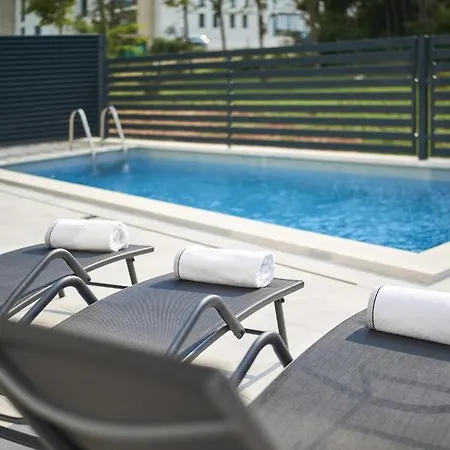 Holiday House In Basanija With Terrace, Air Conditioning, Wifi, Washing Machine 4983-1 Basanija