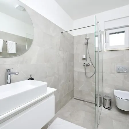 Holiday home Holiday House In Basanija With Terrace, Air Conditioning, Wifi, Washing Machine 4983-1